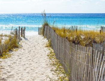 sandy beach in Destin Florida